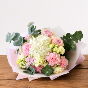 Buchet Pastel cu Flori de Sezon
