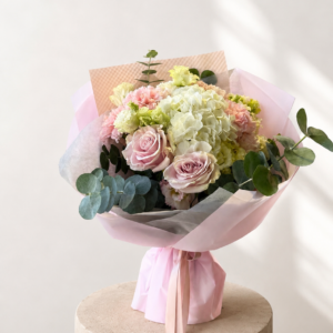 Buchet Pastel cu Flori de Sezon