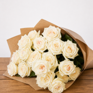Buchet 15 Trandafiri Premium cu Eucalipt | MAER Flowers